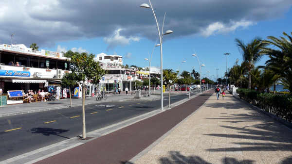 Viel Platz zum Flanieren, Joggen, Radfahren: Die Avenida de las Playas